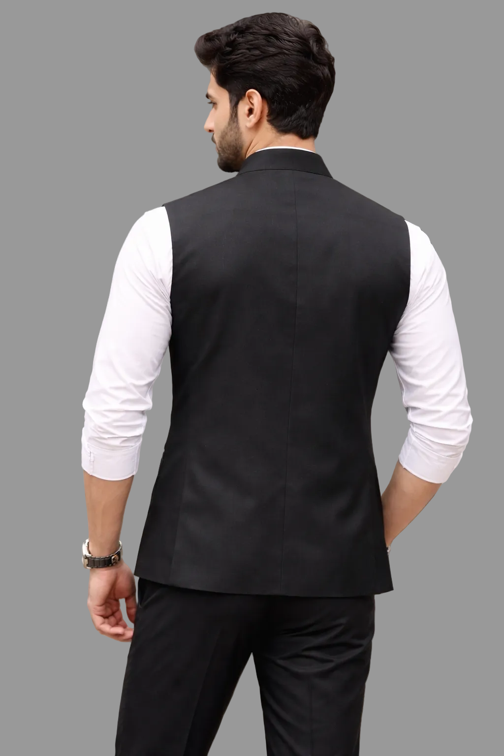 BLACK VASKET ROUND COLLAR