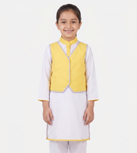 ST. MARRY YELLOW SUIT